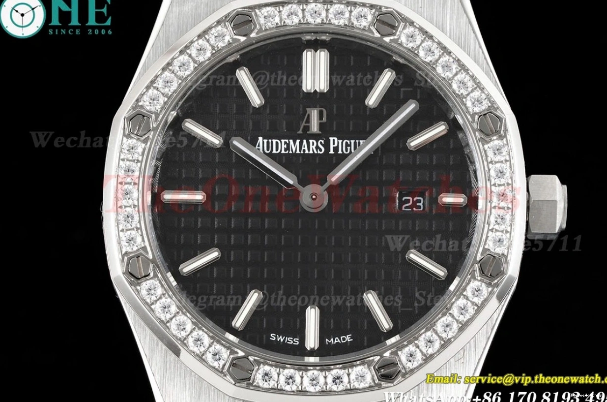 Ladies 33mm Quartz Royal Oak Black SS SS Swiss Dial 8F 0501